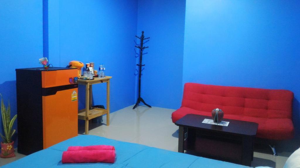Ostello Baan Benjathip Amphawa Esterno foto