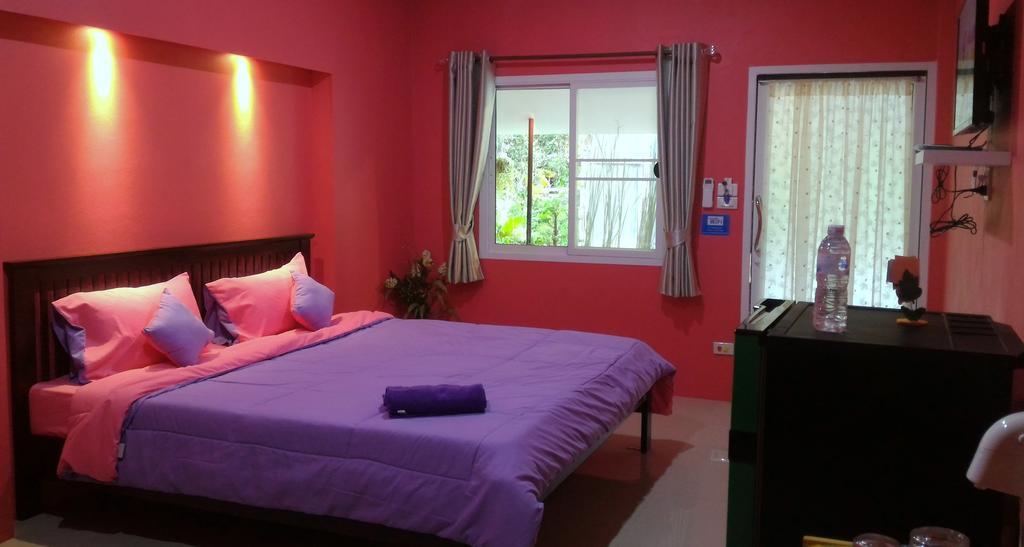 Ostello Baan Benjathip Amphawa Esterno foto